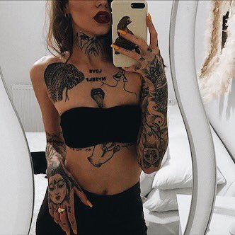 IG: fash_.threads_ tweet media