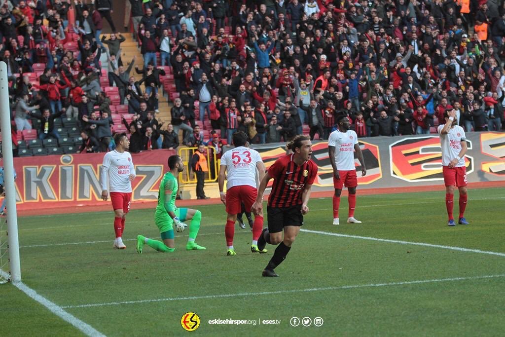 AlperenK9's tweet photo. #eskişehirspor⚫️🔴 https://t.co/EGIz6xMtZ8