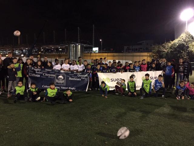 Coupe des Quartiers 2018 au stade de France à l'occasion du France Fidji. 6 structures présentes.
Merci à notre Partenaire <a href="/suez/">SUEZ</a> et à la <a href="/FFRugby/">FFR</a>