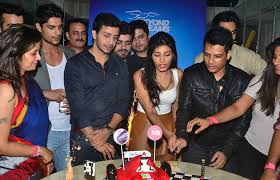 SanDhirParShFC's tweet photo. #5YearsOfSaddaHaq 
A show which built beautiful friendships. A show which formed a family. A show which has given so much to each one of us. It was not just a show it was something precious. It was part of life. 
@8paramsingh @HarshitaGaur12 https://t.co/aucnfhB0Lc