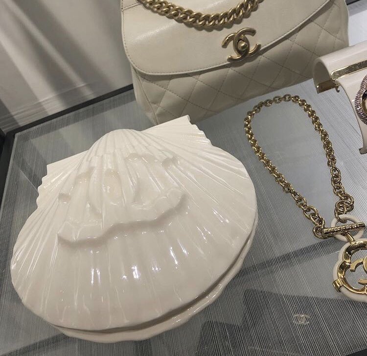 chanel clam shell bag