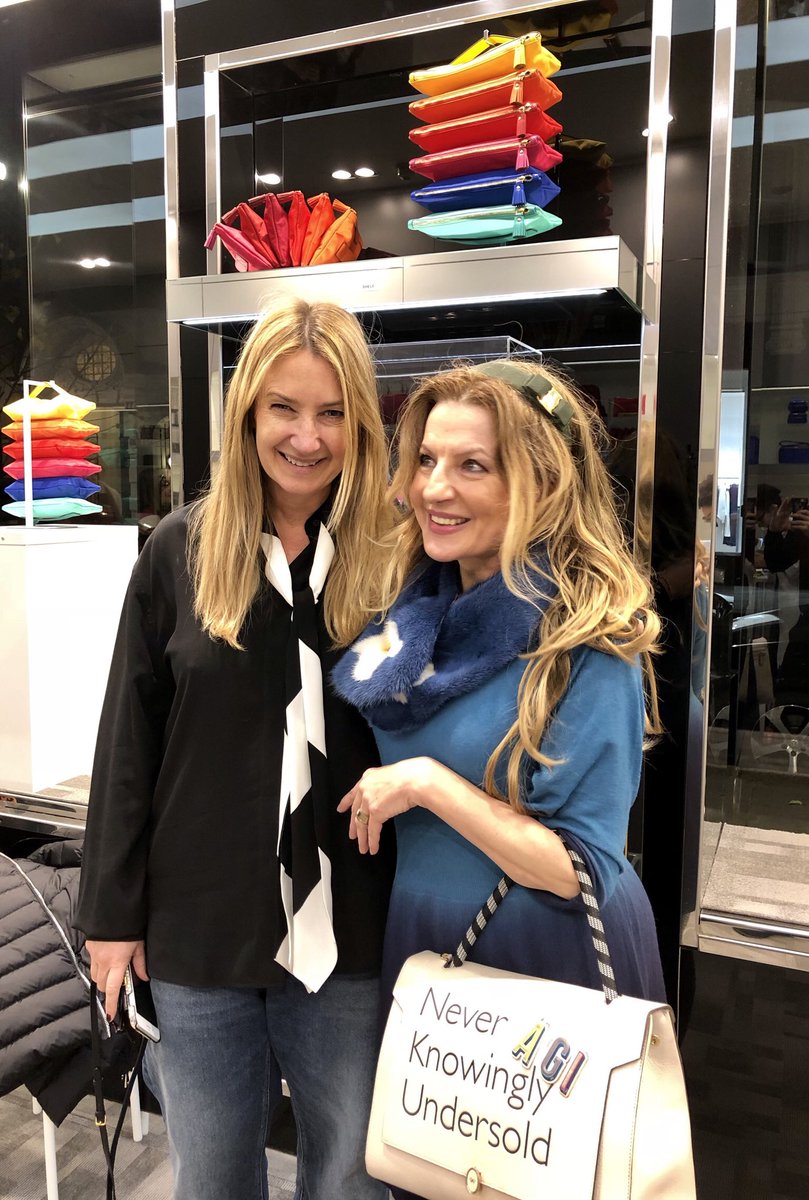 LifestyleC_Fab's tweet image. This @anyahindmarch image (from earlier today) will grace my #AnyaHindmarch #photobag