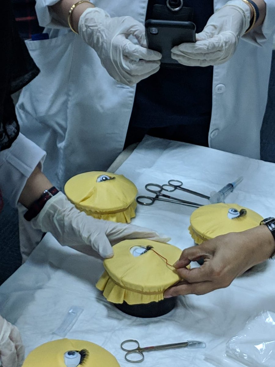 malsalamah1's tweet photo. Low fidelity workshop by @arwaAlmadani and @GhMerdad for emergency lateral canthotomy and emergency burr holes. Awesome work by our senior residents. https://t.co/JF0B61LqU7