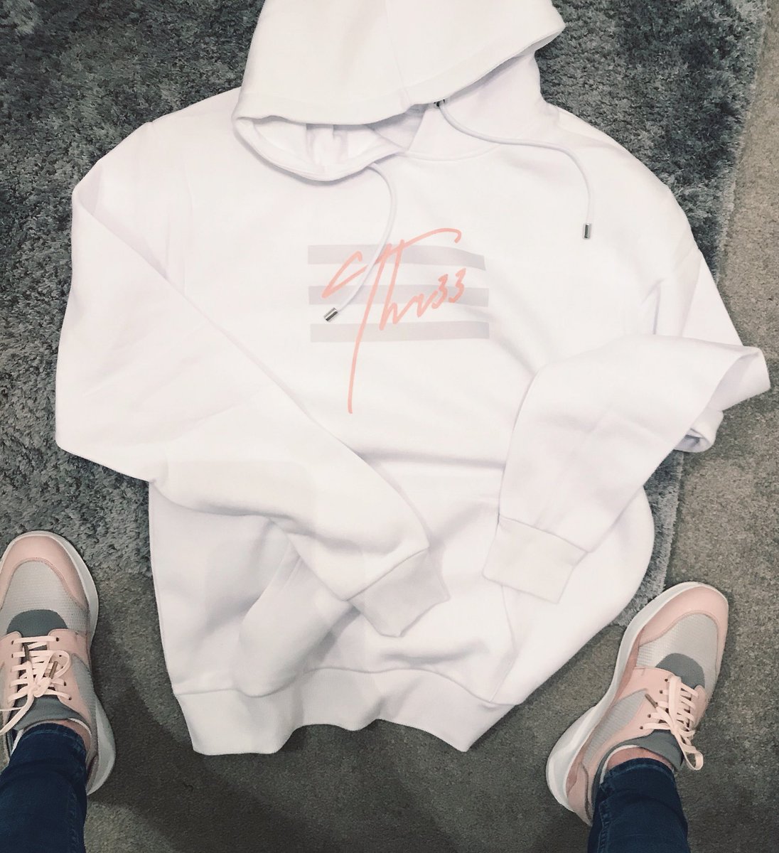 33ldn's tweet photo. ❄️ winter white dropping soon 🚧 https://t.co/ZYJVK5DEW9