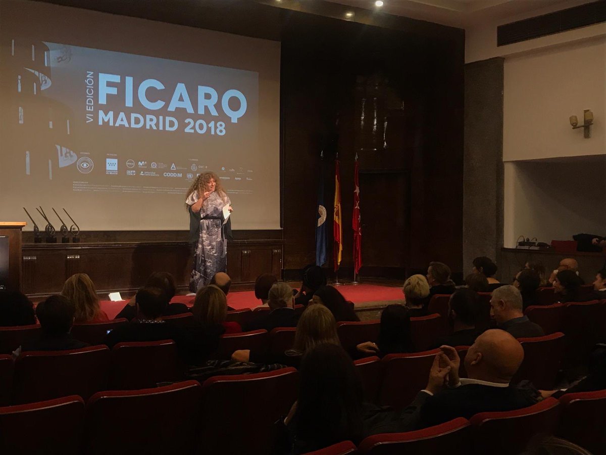 María Díaz 'La Vikinga' pone la nota de humor a la gala de clausura de #Ficarq18