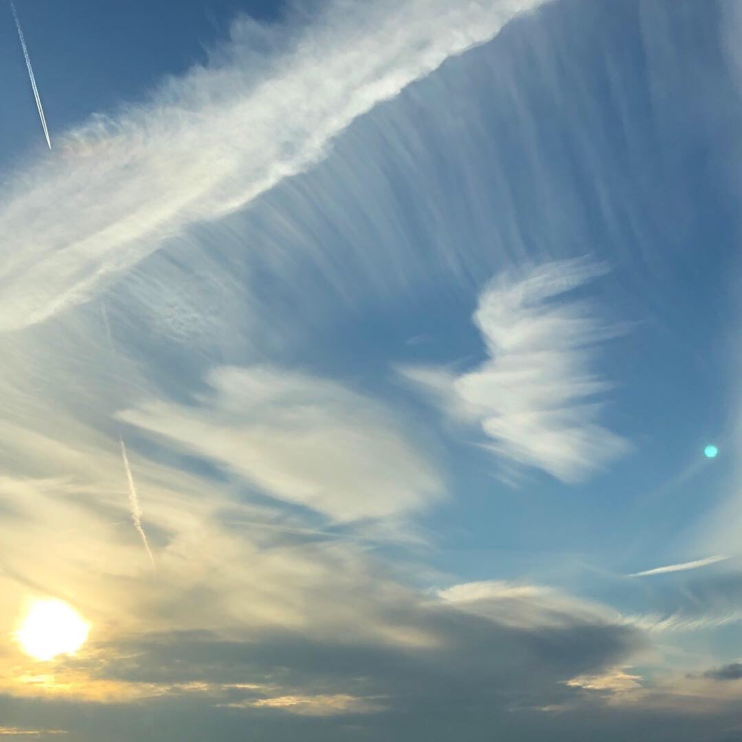 fahrschulgilgen's tweet photo. #Himmel #Kraniche #gilgen #himmelsbilder #wolkenbilder #achwieschön https://t.co/3SxUIEPyty