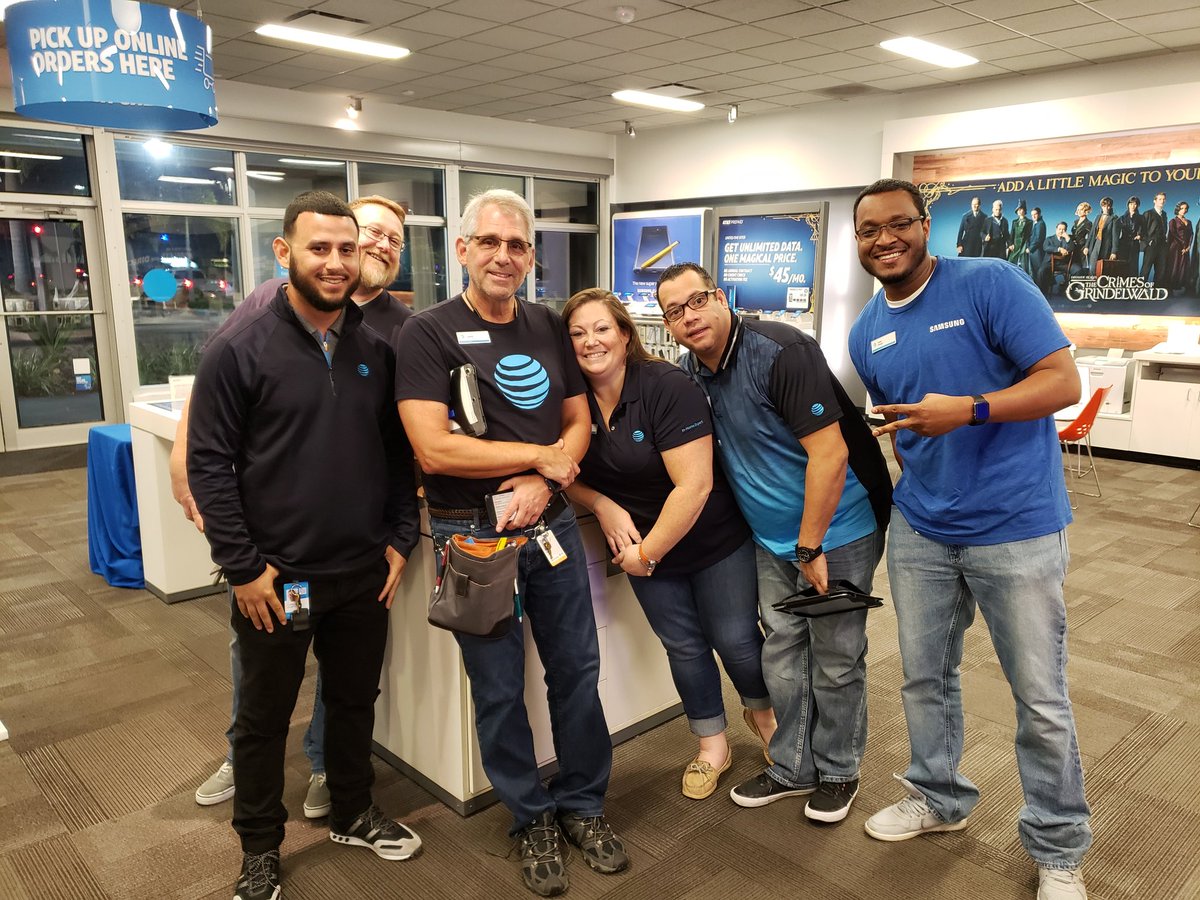 Who needs Black Friday when you can have Naples Plaza Saturday...Super proud of these guys and their execution...20PPVGA 14CRU and 3 Premium DTV!!! #teamwork @Silentjaye340 @CopelandJKyle <a href="/MilagrosMontout/">Milagros Montoute</a> <a href="/CristySwink/">Cristy Swink</a> <a href="/PowerHousePlaza/">Naples Plaza</a>