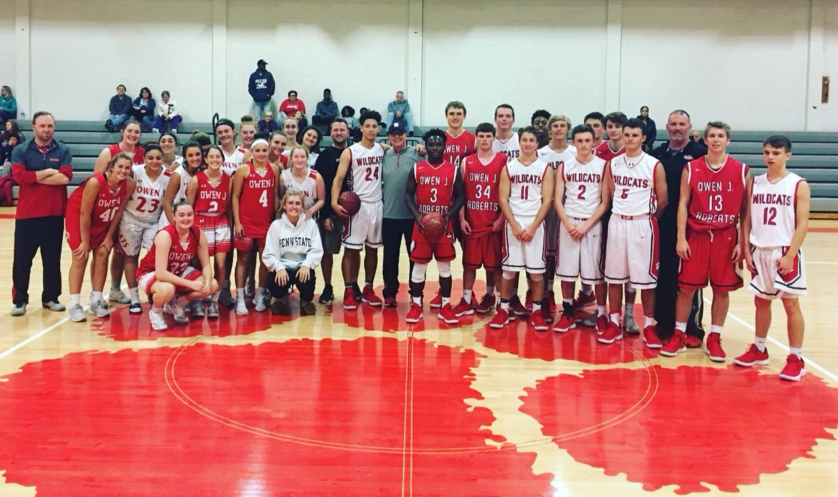 OJRGirlsBBall's tweet photo. Great job by both the @OJRBasketball and @OJRGirlsBBall for a great red and white scrimmage and a lot of toys were donated for #ToysforTots https://t.co/cHD8LBNxeb