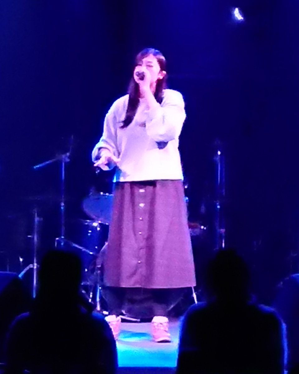 昨日は娘の20歳の誕生日でした✨
高校卒業後、「歌の仕事がしたい」と言って専門学校に行きたいと言って引かなかった娘。当時、かなりぶつかった時期も合ったけど少しは夢に向かって進めているのかな?
まだまだ出させてもらっている演者だけど、後悔のないようにな!