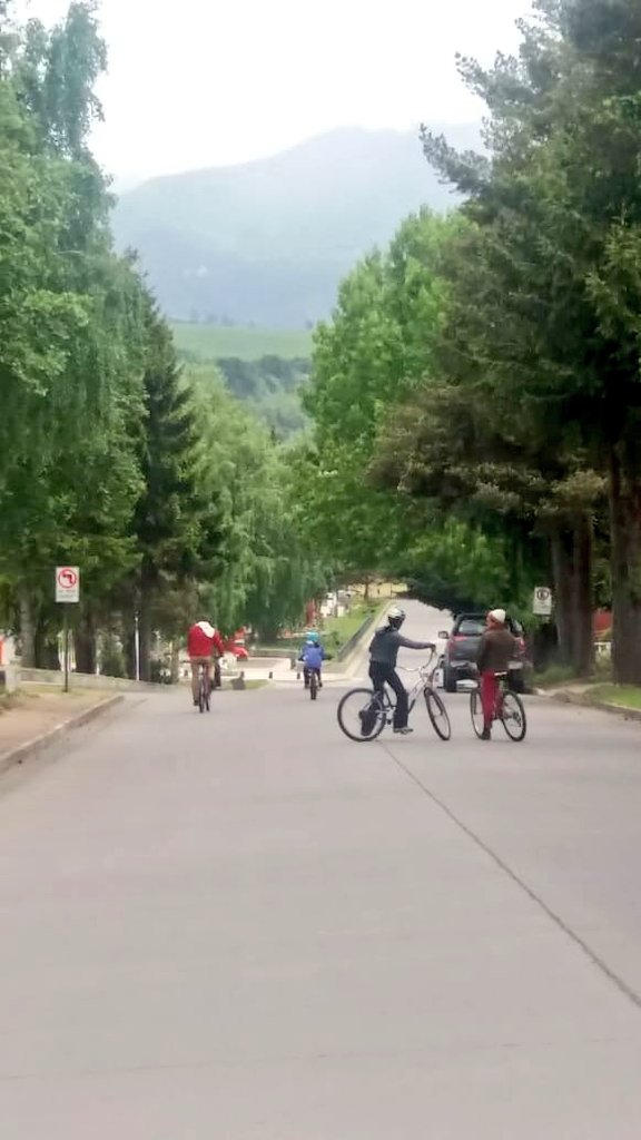 CDeportesCoyh's tweet photo. [TODOS LOS DOMINGOS]
Av. Baquedano se transforma en el ❤️ de la actividad física y vida en familia.
#BraveBox finalizará competencia en #PlazaLosPioneros.
Recuerda! disfruta #CoyhaiqueRecreovía en #bicicleta #patines #skate #silladeruedas #trotando #pie (en todo lo sin motor) https://t.co/iCfJ07UaI3
