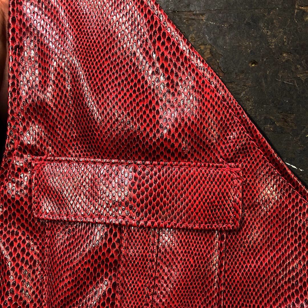 RonLouis_'s tweet photo. Cross shoulder vest Sample ... anaconda 🐍 #RonLouis https://t.co/lAY5o4XENN