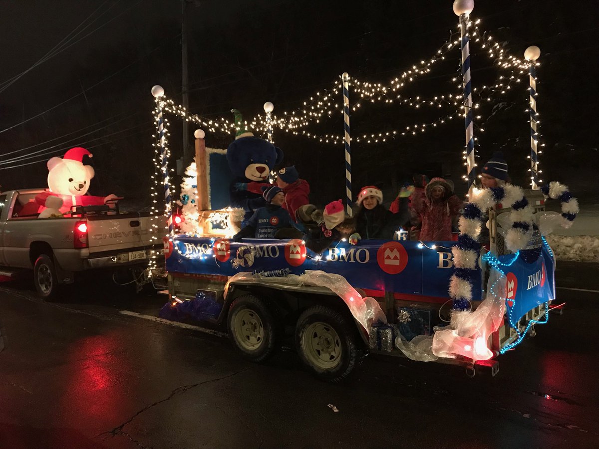 Great night at the Orleans Parade of Lights! #bmo ⁦@Maplethedog1⁩ ⁦<a href="/OAbouzaher/">Omar Abouzaher</a>⁩