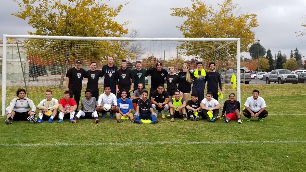 LibertyWmnsSccr's tweet photo. Thank you to our Alumni for coming out today and having some fun! Even Years took it 3-1 today. Might have to incorporate a Trophy or Plaque for next year! #ThanksAlumni #FunTimes @Zoeyrichey @mazzoni_mike @MrPrincipalRock @MrGrossmanLHS @goLHSHawks https://t.co/DgwmZA00XZ