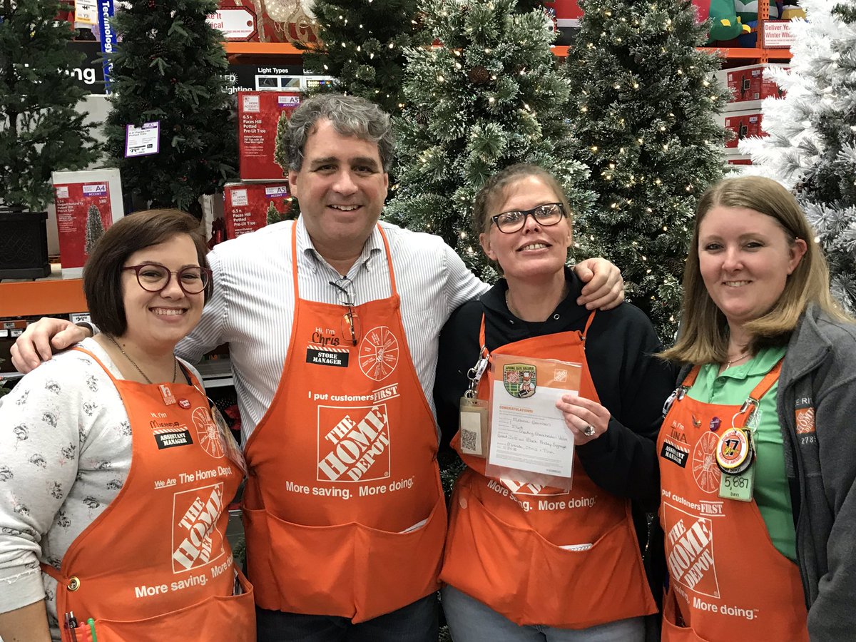 Thanks to Erik, Dennis &amp; Melanie for helping with an awesome Holiday Week!! <a href="/sheshebh/">Sheila Herron</a> <a href="/bobsaniga/">Bob Saniga</a> <a href="/mirandie11/">Miranda King</a> @thouchin13