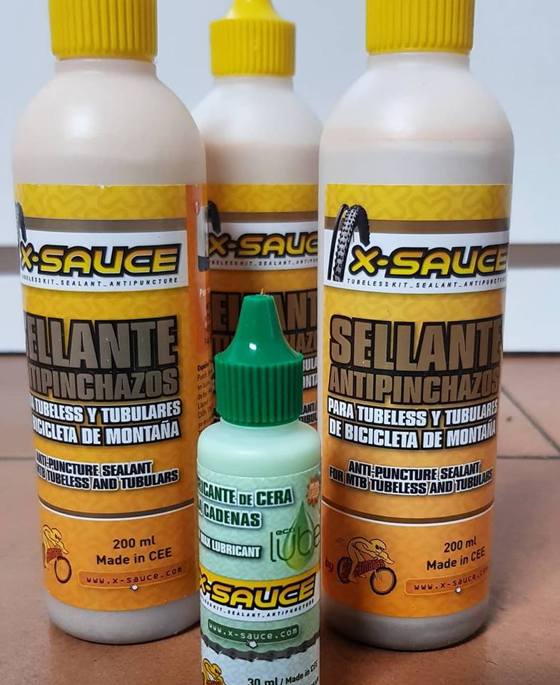 EscuelaEMTB's tweet photo. Gracias a nuestro colaborador @xsauce_com nuestros alumnos se llevaron de obsequio uno bote de líquido tubeless y otro de cera para el cuidado y mantenimiento de sus bicis.
#cursosmtb
#cursoconduccion
#xsauce
#EEMTB
#mtb
#cursopilotajemtb https://t.co/aSvqIGvmIF