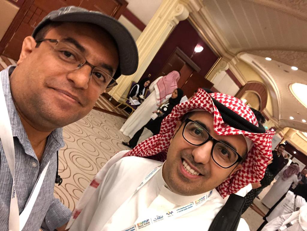 Olezoneapp's tweet image. تشرف فريق تطبيق #أوليه_زون بالأستاذ/ هاني الغفيلي، المحاضر بالتسويق الرياضي، حيث أبدى إعجابه الشديد متمنيًا المزيد من التقدم والتميز بالمنطقة العربية والعالم