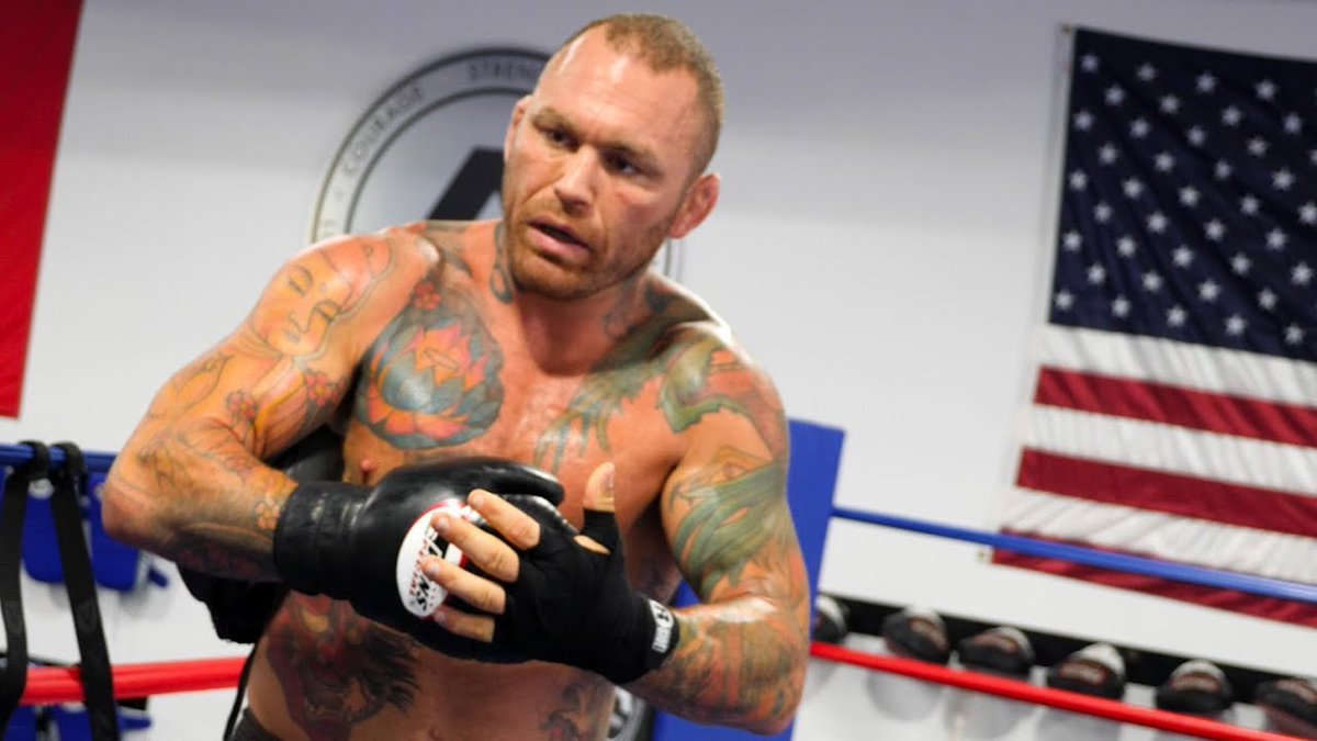 Tonight #UFC veteran and <a href="/WBKFF/">World Bare Knuckle Fighting Federation</a> fighter <a href="/ChrisLebenMMA/">Chris Leben</a> will referee at <a href="/GoldenBoyBoxing/">Golden Boy</a> #LiddellOrtiz3 Follow his YouTube channels at  ow.ly/rQAW30mJLqQ and ow.ly/6nxQ30mJLrV