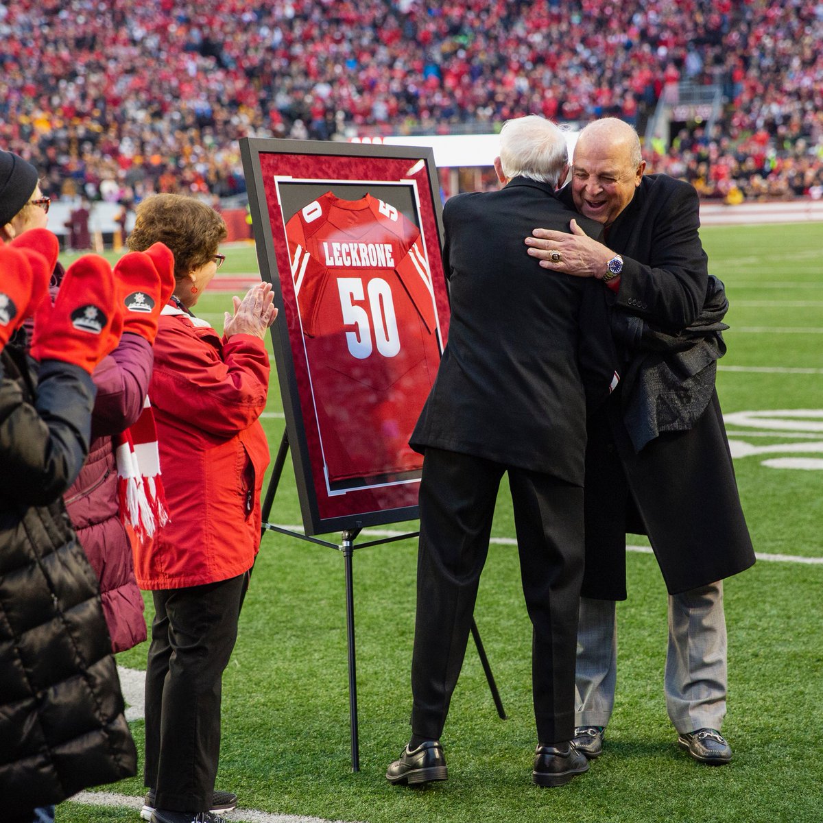 BadgerFootball's tweet photo. An absolute legend. Thank you Mike. 

 #OnWisconsin https://t.co/qUsNfHcQ09