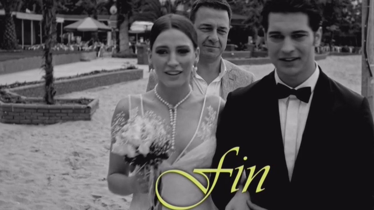 serenay_arg's tweet photo. Un año del final de #Medcezir en Argentina 💛 https://t.co/6MZsS3eEnT