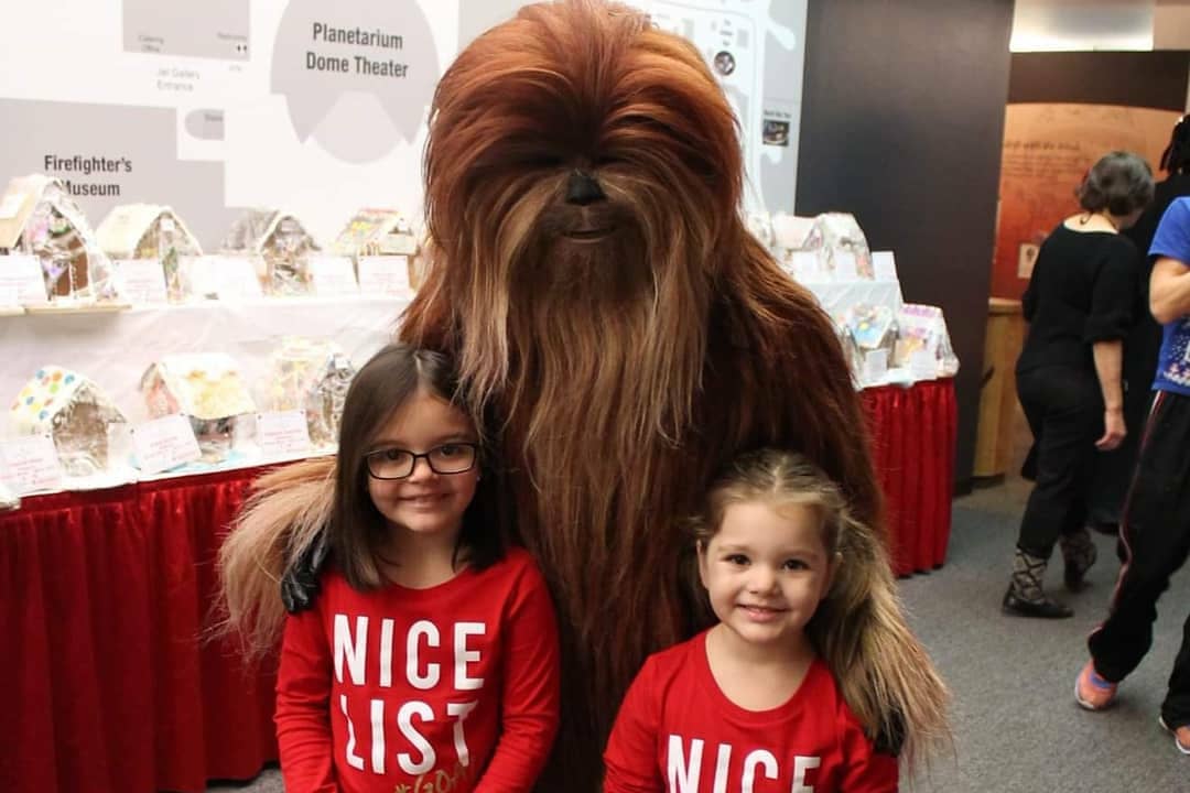 MomeeFriendsLI's tweet photo. Star Wars Saturday at the
29th annual Festival of Trees at @cradleofaviation in #gardencity.
#starwars #cradleofaviation #festivaloftrees #christmas #christmasonlongisland #longislandevents #longislandblogger #momblog #momeefriends https://t.co/MOu2q4dIy8