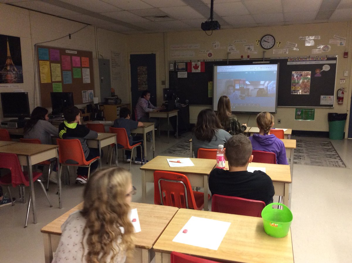 blmoss16's tweet photo. Hier la classe de 7e année de @Wolves_927 a fait un hangout avec la classe de Mme Wrightman à l’école à Nairn.  Nous avons posé des questions pour obtenir des renseignements des écoles.  C’était la première occasion pour la classe de Mme Wrightman de participer à un hangout. https://t.co/opU2Ob5s3q