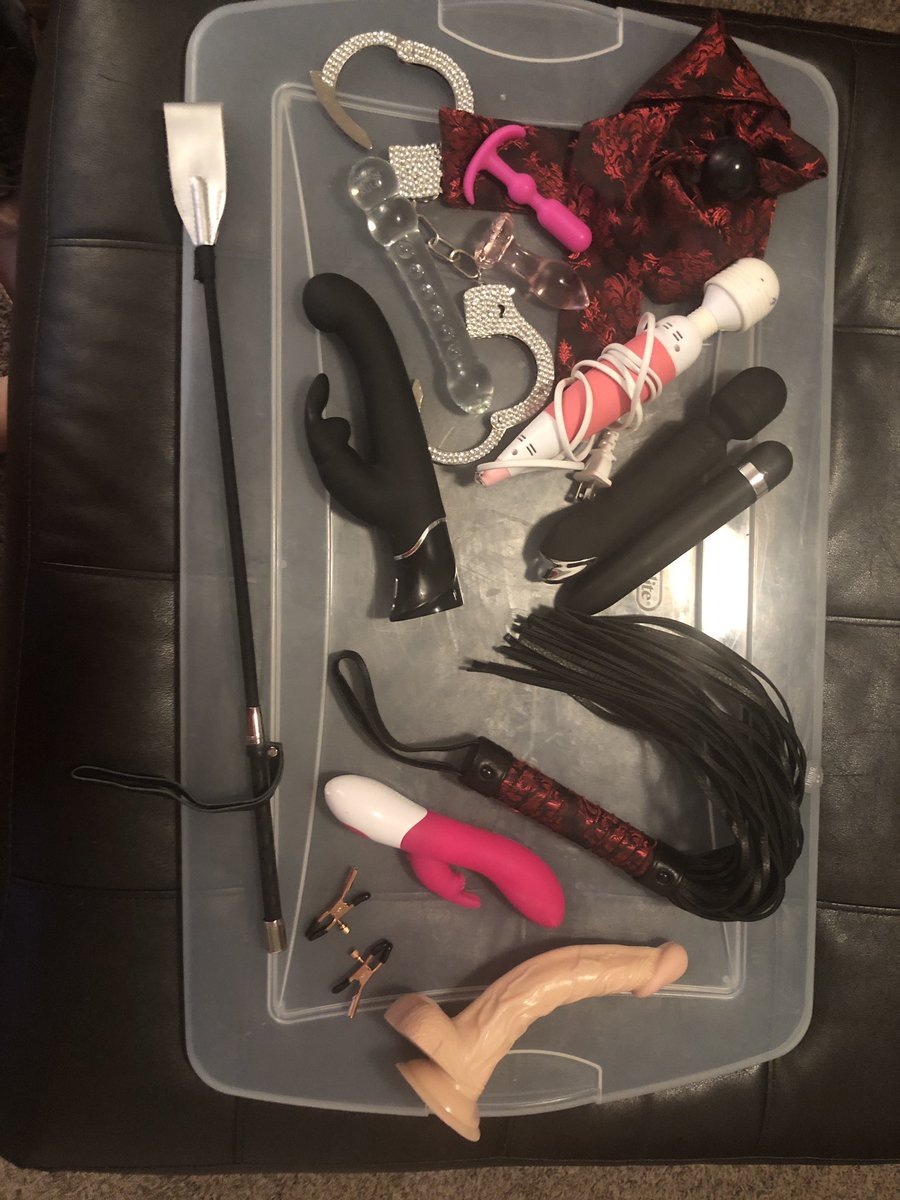 AutumnL43652498's tweet photo. Getting all set up for my show with jreddington. Come watch us! https://t.co/G06A9TIx6H https://t.co/xjlOcdXTEj