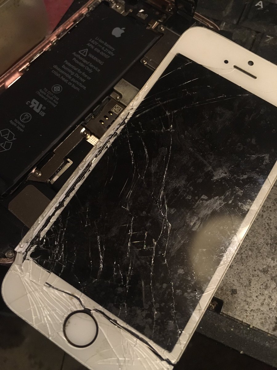 Kinkytogger's tweet photo. Free photos if you have a spare IPhone 6 or above someone can give me ! Smashed mine whoops.. #needaphone #help #freephotos @kinkyconsent @queenconsent @medboyUK @beckylouise55 @AdamGreenRadio @Pet_The_Chef @Mistressmolly12 @PrettyClemmy @SexualCorrupti1 @SecretSubSunday https://t.co/GxT2lUtO7U