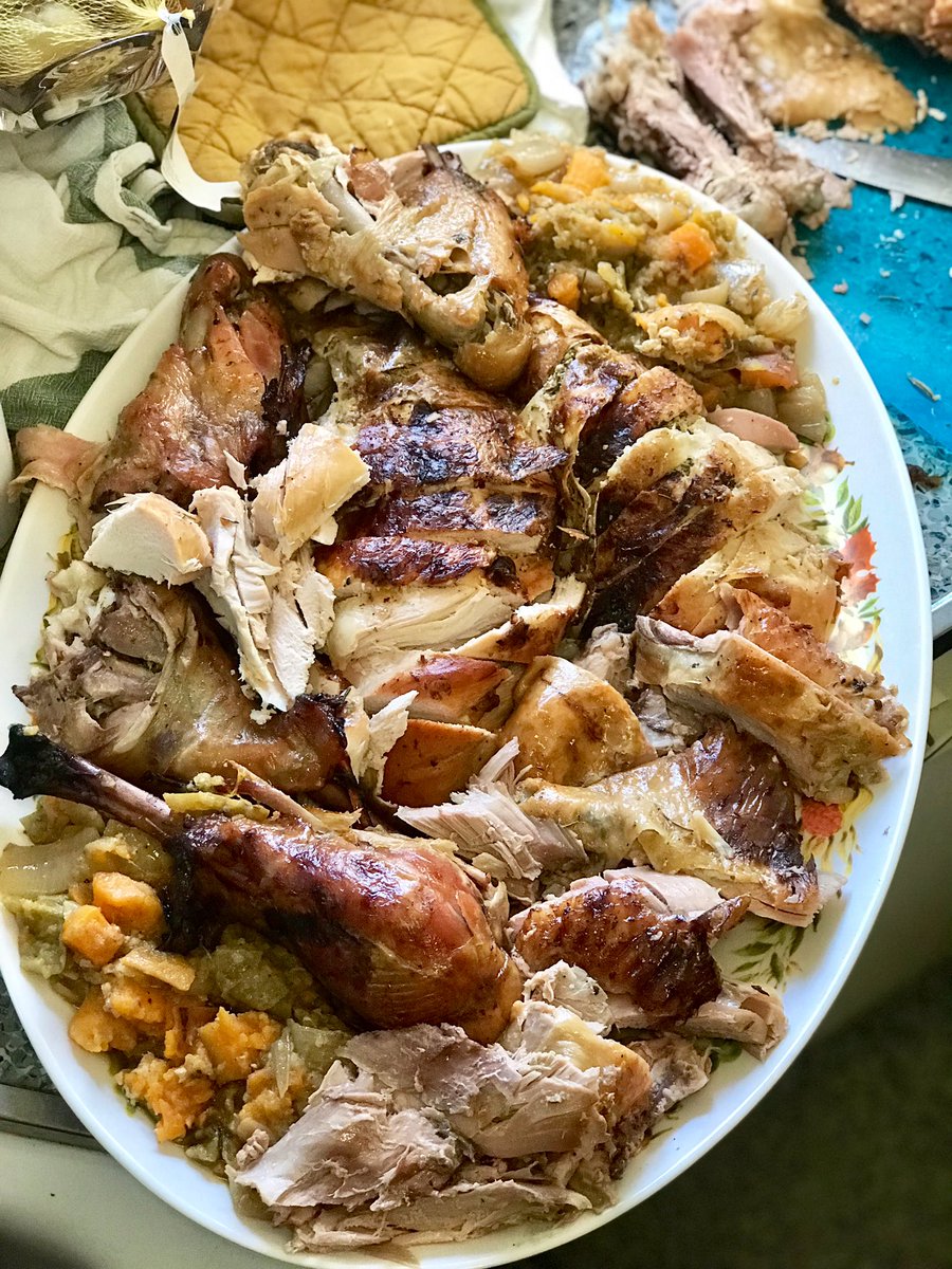 JonsFeasts's tweet photo. Happy #Thanksgiving! Still in a food coma from yesterday’s #feast. Yum! #nomnom #foodporn #turkey #somuchfood #JonsMoveableFeasts #delicious #family https://t.co/krKVnqkcEv