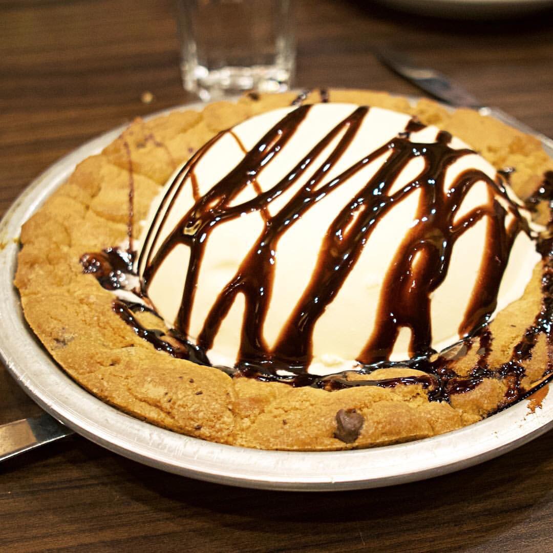 YoungLife's tweet photo. Me: “I’m watching what I eat.”

Also me: https://t.co/Hi5cKI9bXe