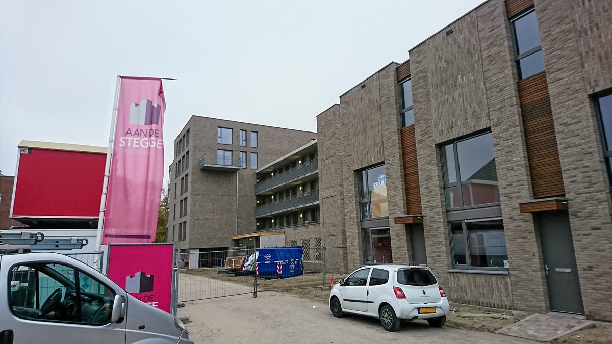 Update vorderingen 24-11-2018 #Nieuwbouw 22 Appartementen "De Sluiswachter" en 15 woningen door <a href="/goedonderbouwd/">Aan de Stegge</a> in #Wijkcontreie te #Oosterhout #ZichtopbouwendOosterhout #instabouw #bouwtweet #Bouwblogger #vakwerk #topdetailafwerking #Bijnaoplevering