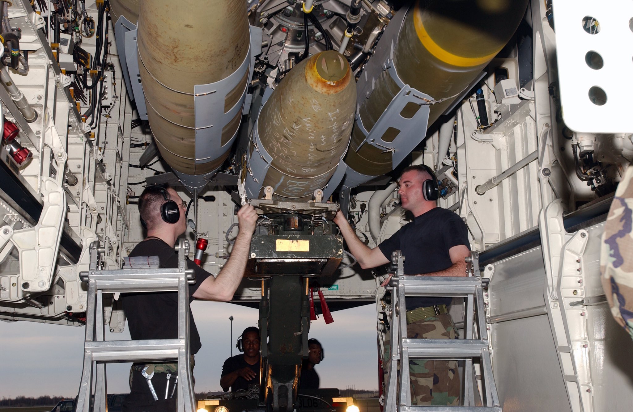 DszQWtIWoAIlot_.jpg:large