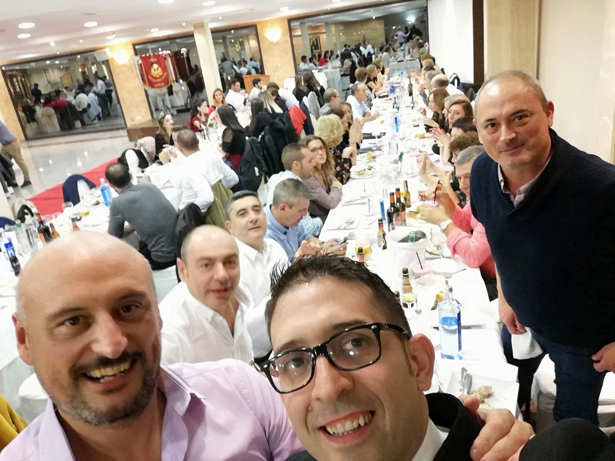 LaMantaAlColl's tweet photo. Moments fallas las manta al coll un sentiment https://t.co/4o3iSrfm5g