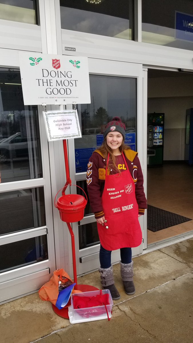 key_cchs's tweet photo. Thanks Key Clubbers who braved the weather today to make sure Salvation Army of Whitley County was being served! #INtoservice #keyclub #salvationarmy #kiwanisneedskids https://t.co/QzOdFeqYsj