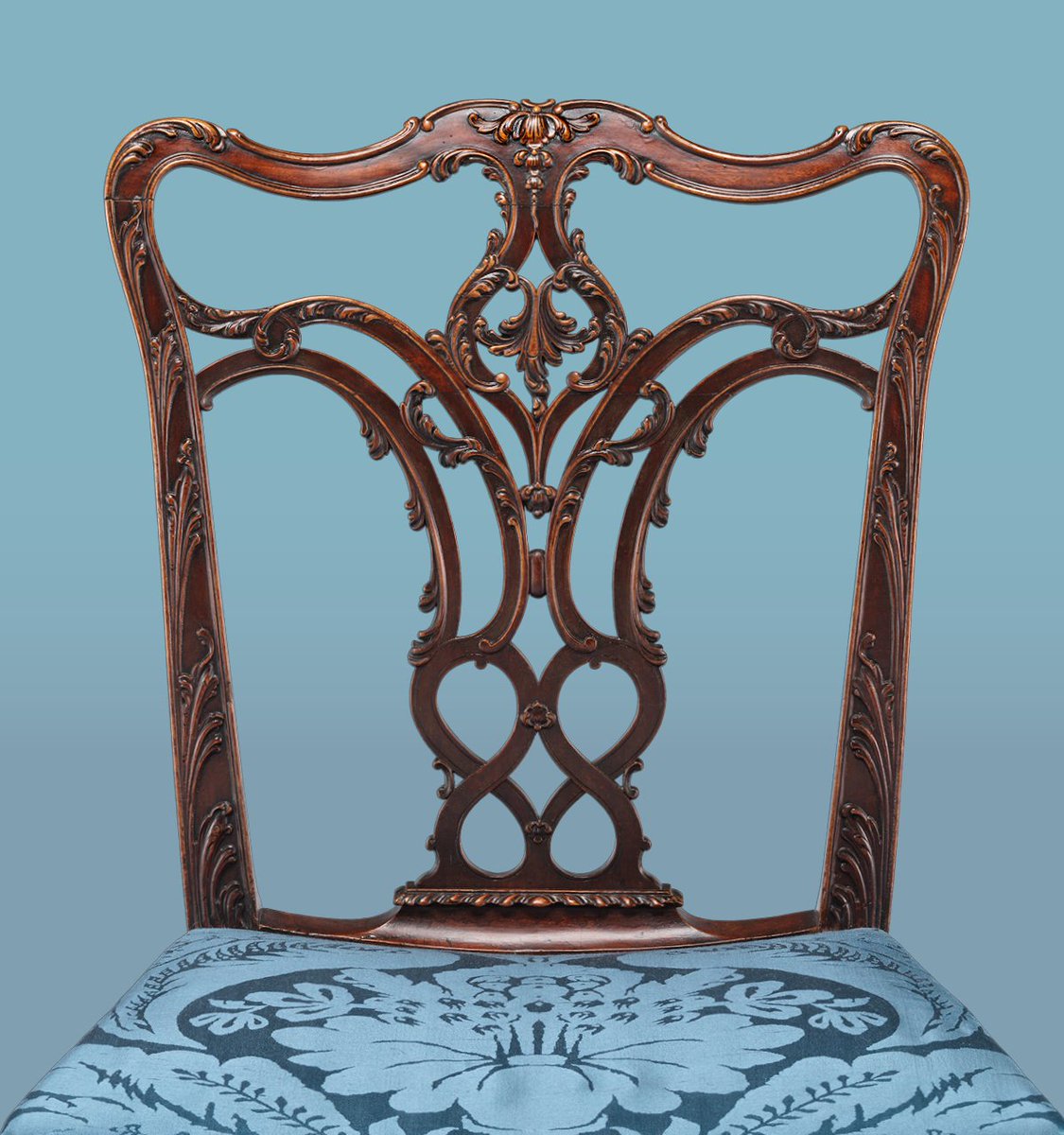 DanielaOhad's tweet photo. Alyce Perry Englund co-curated @MetMuseum exhibition, "Chippendale at 300," celebrating the most famous name in #furniture, #ThomasChippendale
https://t.co/AYlFcRjj3y
HT @RagoAuctions @Carpenters_CWG
#FeedYourTaste #HarvestDialogues #ProfessorTastemaker #ChippendaleTricentennial https://t.co/qYzSV84O2X