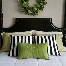 CastawayCoveDec's tweet photo. Joining Twitter just in time for #SmallBusinessSaturday 
https://t.co/KmfRVVVUVM

Visit my shop for 10% off all your custom pillow needs #etsy #pillow #homedecor #castawaycovedecor #etsyshop #etsyshopowner #shopsmall https://t.co/u5Hz5AUSxZ