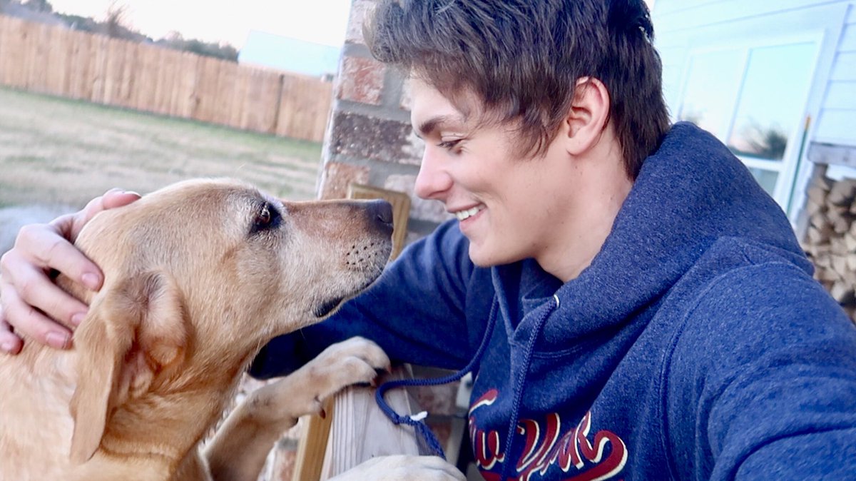 dylandauzat's tweet photo. New video! “I got a new pet!” https://t.co/brFynsbYTl https://t.co/kwil1BbQhQ