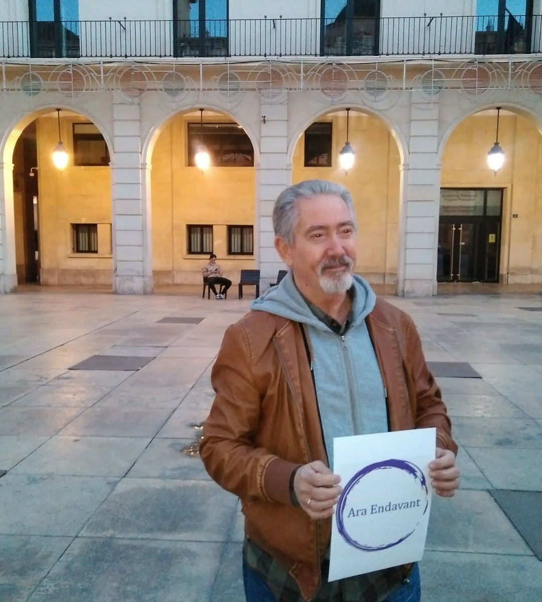 VargasArribas's tweet photo. Por las personas y por los animales VOTA ARA https://t.co/Uy7GenVtx2