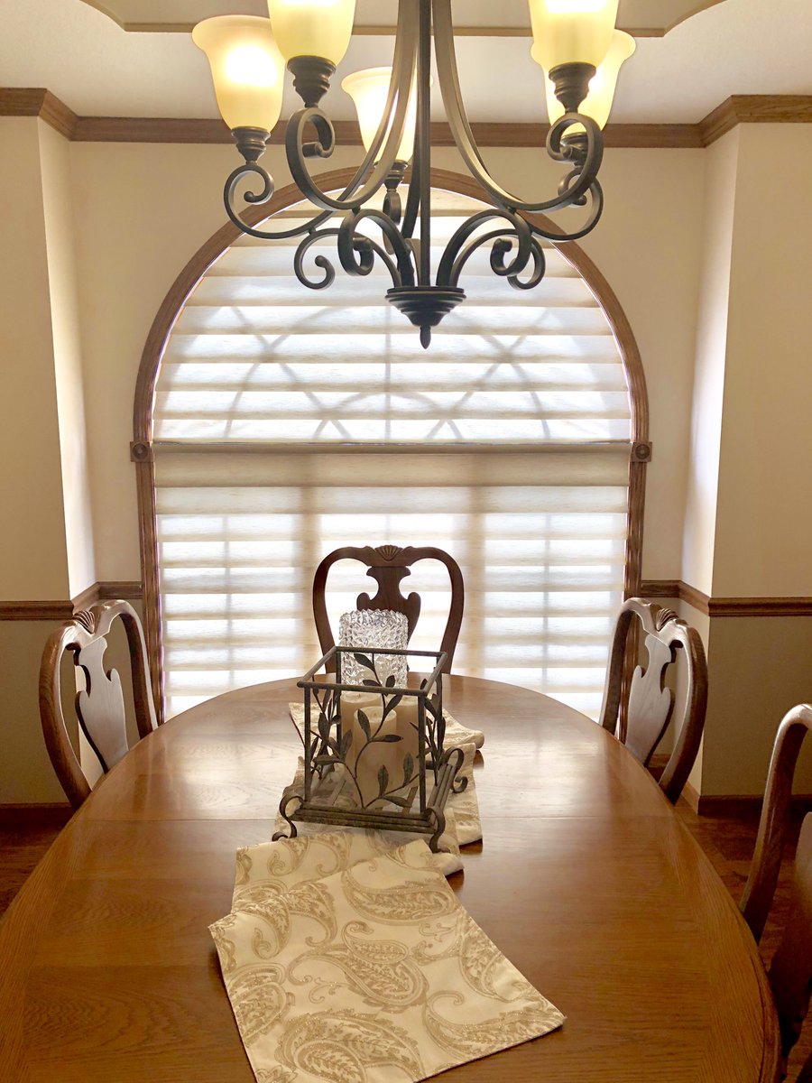 SchammerhornInc's tweet image. Arched windows? No problem! #vignette #hunterdouglas  #lightfiltering #romanshades #customwindowtreatments #smallbusinesssaturday #familybusiness #wichita