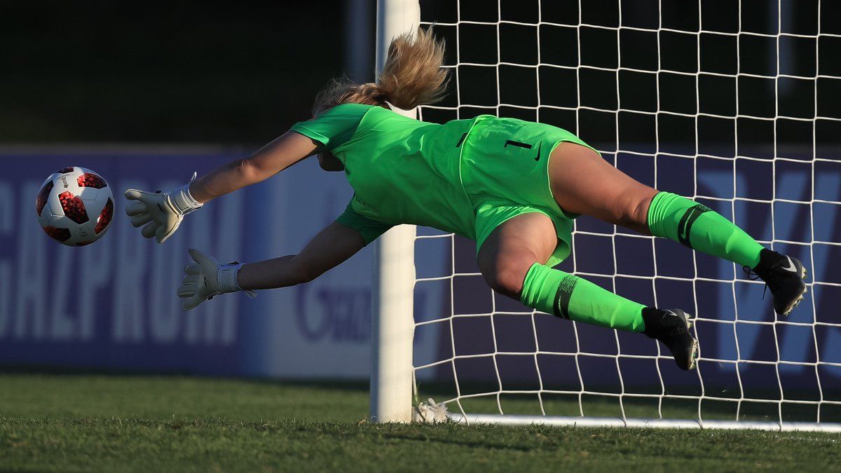 Save a PK in a shoot-out.
Score winning PK to take @NZ_Football into first ever #U17WWC SF.
Get chosen as Player of the Match.
Your family are there to see it.
Anna Leat. You had a day. 💪🇳🇿