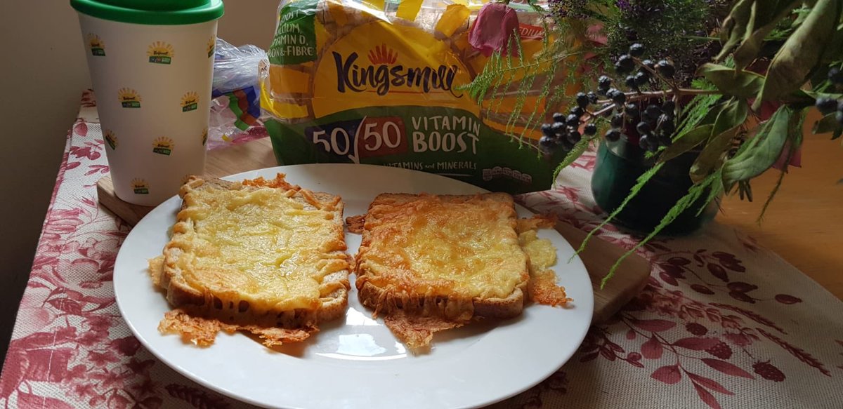 TheSparkleCoach's tweet photo. We’ve been having fun making sandwiches and toasties with an added Vitamin Boost! The girls’ fave is #cheeseontoast 👌👌👌What do you like with your cheese on toast? My kids love baked beans! @KingsmillCare @BritMums #BoostYourLoaf #Sp @BloggerUpNorth @MamaMeiBlog @yorkshirefams https://t.co/AiATfChT3K