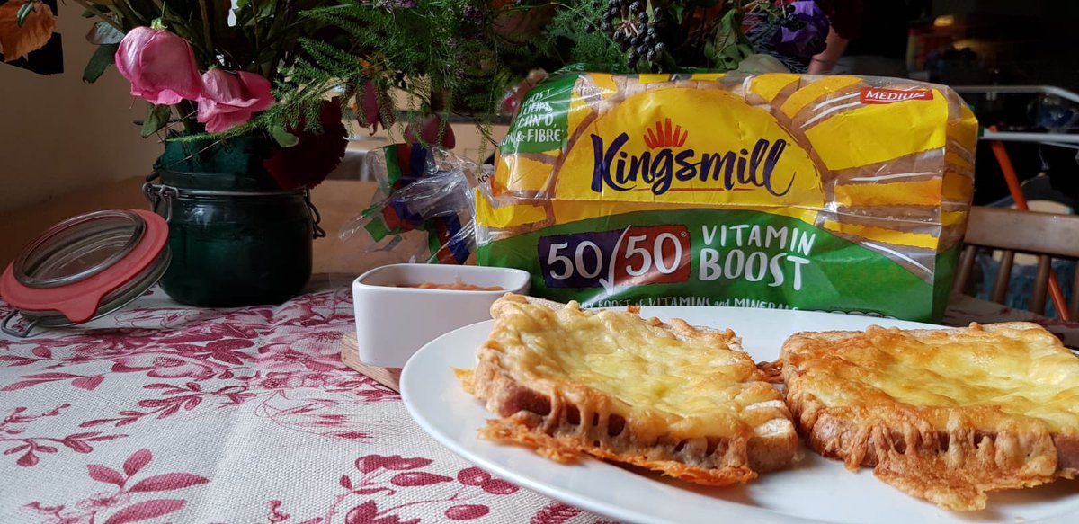 TheSparkleCoach's tweet photo. We’ve been having fun making sandwiches and toasties with an added Vitamin Boost! The girls’ fave is #cheeseontoast 👌👌👌What do you like with your cheese on toast? My kids love baked beans! @KingsmillCare @BritMums #BoostYourLoaf #Sp @BloggerUpNorth @MamaMeiBlog @yorkshirefams https://t.co/AiATfChT3K