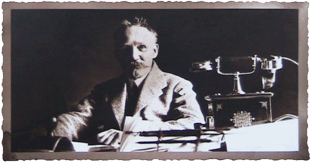 zorancicak's tweet photo. Jovanović, Slobodan (1869-1958)
Pravnik, istoričar, književnik, profesor, dekan Pravnog fakulteta u Beogradu, rektor Beogradskog univerzieta, predsednik Srpske kraljevske akademije i Srpskog kulturnog kluba.
Političar, predsednik izbegličke vlade u Londonu.
Emigrant.
#Recnik 210 https://t.co/R4Z96adQrT