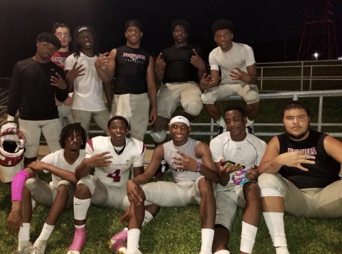 B1GChris615's tweet photo. I want to thank all my coaches , for getting to where im at 🦍🐾. I wouldn’t be here with out you guys. It was a good season with my boys 🐾. https://t.co/UYGWAVA0XQ