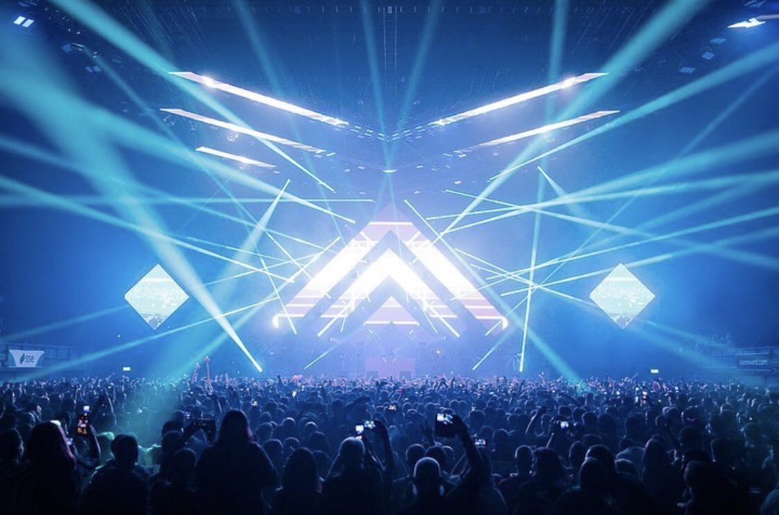 This time last week... #Wembley #allnight #andycwembley 🙏🙏🙏
