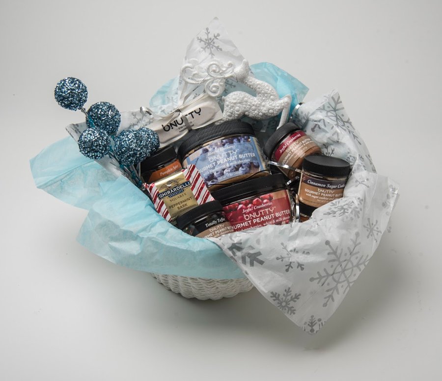 bnuttypb's tweet photo. Special gourmet baskets for the #PeanutButter Lovers on your #Christmas List! Contact  info@bnutty.com for pricing https://t.co/F5RpbkGtj3