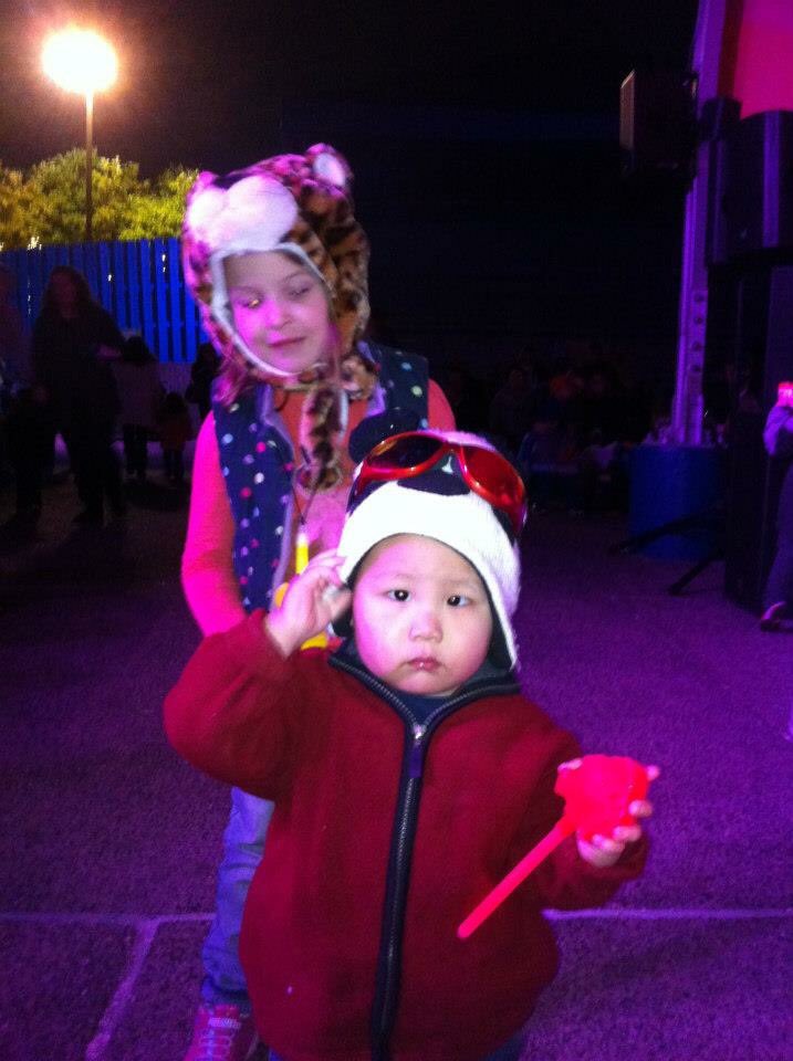 bbswit's tweet photo. @dp90amato @iMovers @SesamePlace Count us in for another #ReindeerParty - or any @iMovers concert at @SesamePlace! https://t.co/hss0Yx6VRT