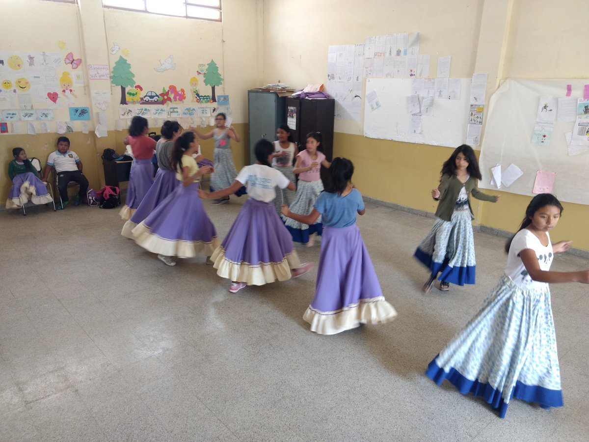 JessiAyala_90's tweet photo. A full en el último ensayo antes del Gran Cierre de Año en el Delmi #Muestra #ArteYMovimiento  #EARobertoRomero
#PolíticasSocioeducativas @UrtubeyJM @aniberruezo  @fguillesaavedra @patriciapinasco @larubita70 @artydance23 @danilisanti @JuaresCarla @juancarlosvilc @miriamchaile https://t.co/v7ev287gXN