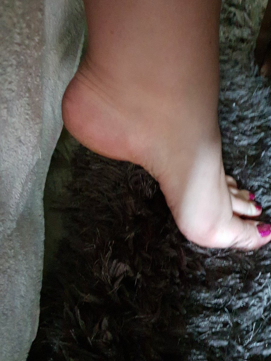 GoddessLulu3's tweet photo. I'm in need of a pedi who wants to pay and pick the color?
#paypig #cashslave #findom #find0m #paypal #humanatm #cardlesscash @help_to_rinse @rt_dumb @finsubRT @RTAussie #pedi https://t.co/VCKoZlx37v