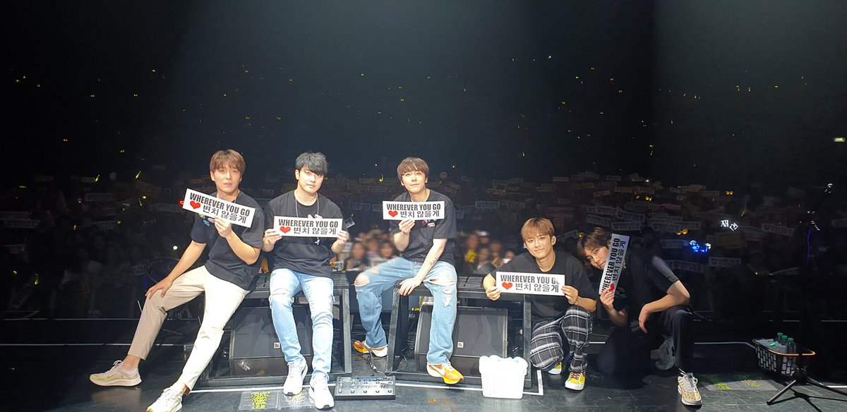FTISLAND_Turkey's tweet photo. 24.11.2018 / TW / @FT_FANCLUB 

" 2018 FTISLAND LIVE [+] IN BANGKOK
FTISLAND ❤ PRIMADONNA

Değişmeyen sevginiz için teşekkürler 💕

'Biz birlikte olduğumuz sürece, cennet var olacak'

#FTISLAND #FT아일랜드 #FTISLAND_十 #FTISLAND_PLUS " https://t.co/3sT06xdlwT