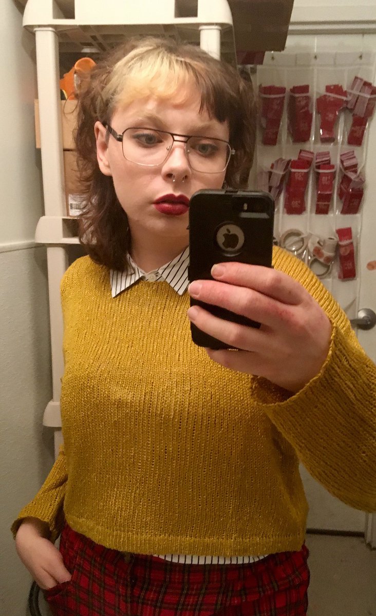 transsainthood's tweet photo. it seems like 2018 might’ve been the year i got hot https://t.co/zh0l1oucI2